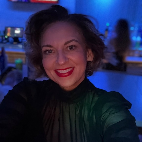 Meet your Posher, Jennifer - Picture 5 of 6